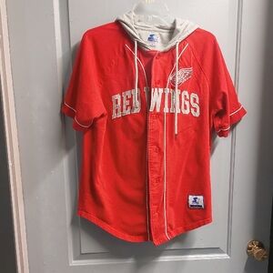 Starter Red T-Shirt with Logo Patch Sz Medium